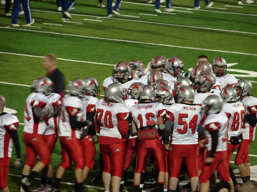 lions-huddle-up