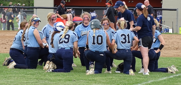 Louisville Leopards Softball 2018 After District Semifinal Win Over Lake Blue Streaks