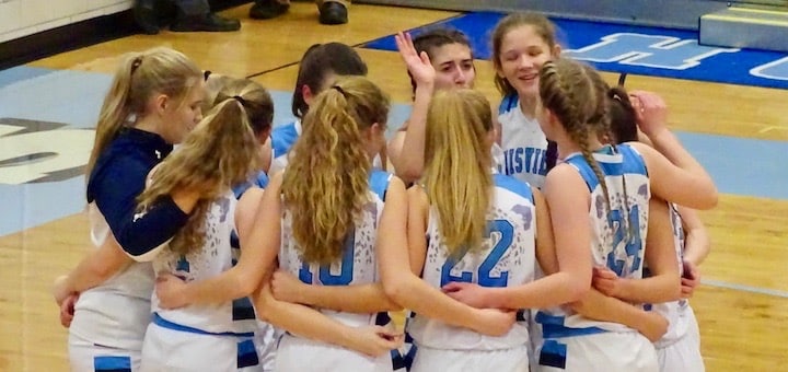 Louisville Leopards Girls Varsity Basketball 2019 Huddle Before Minerva Game
