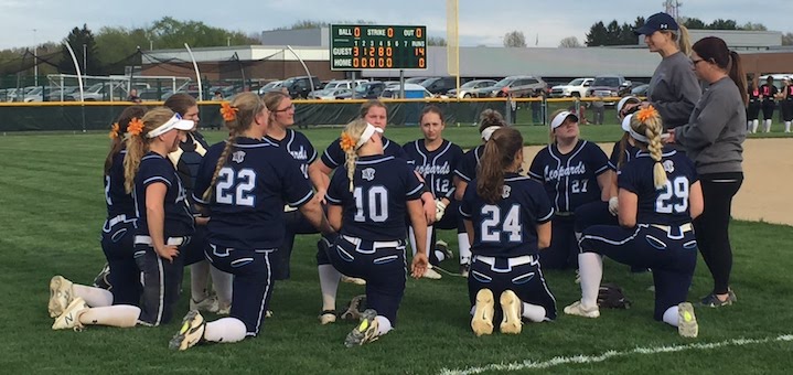 Louisville Leopards Softball 2019 at GlenOak Golden Eagles