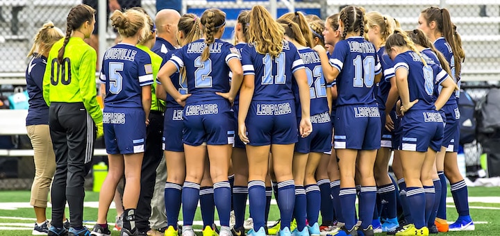 Louisville Leopards Girls Varsity Soccer 2019 Team Huddle