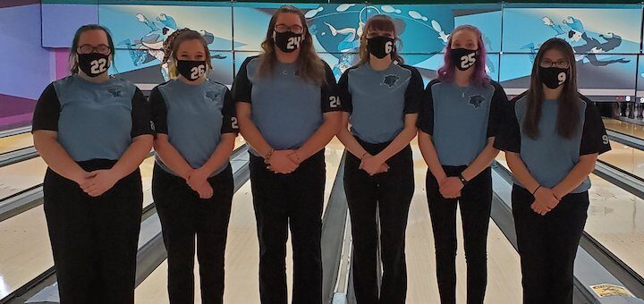 Louisville Leopards Girls Bowling 2021 at Sectional Tournament