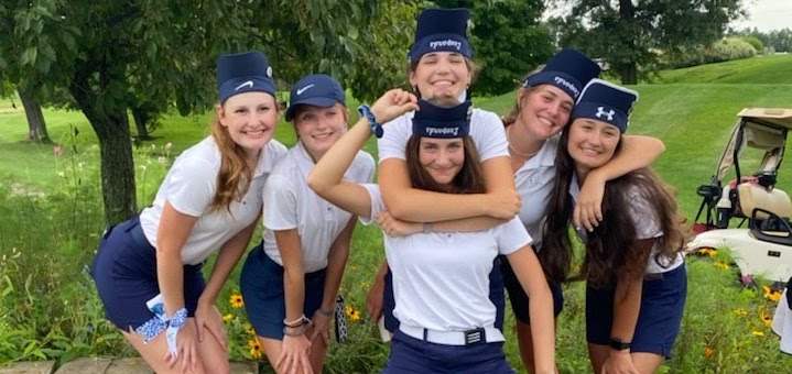 Louisville Leopards Girls Golf Team 2021 at Legends of Massillon