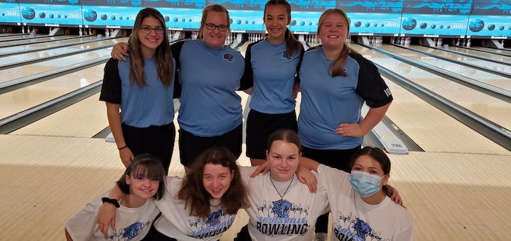 Louisville Leopards Girls Bowling Team 2021-2022