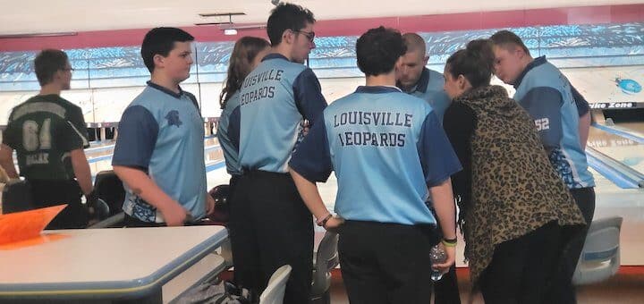 Louisville Leopards Boys Bowling Team at Strike Zone Lanes 2022 - Horn
