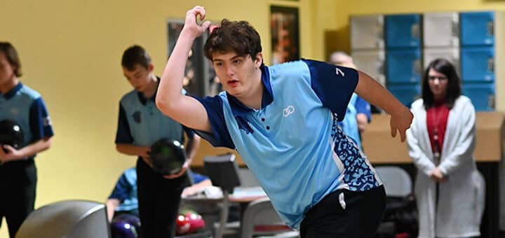Zach Grosenbaugh Louisville Leopards Bowling 2022 at Eastbury Bowling Center 2022 - Herald
