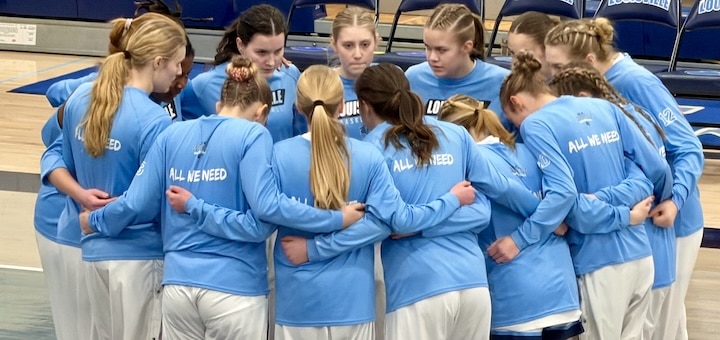 Louisville Leopards Girls Basketball Huddle Before Bedford Tournament Game 2026
