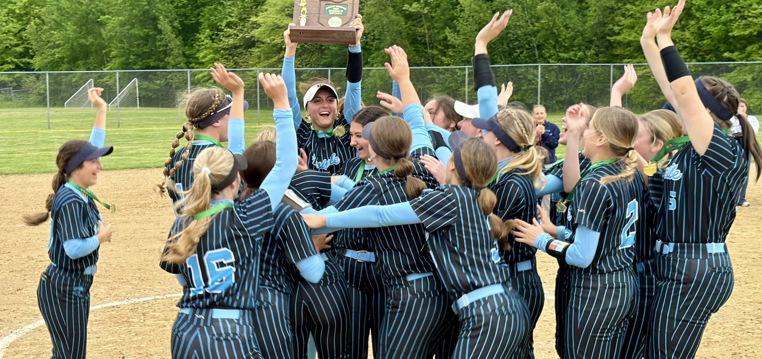 Louisville Leopards Softball District Champions 2026