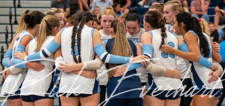 Louisville Leopards Volleyball Huddle Vs. Perry 2026 - Everhart