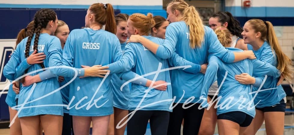 Louisville Leopards Girls Volleyball Huddle 2026 - Everhart