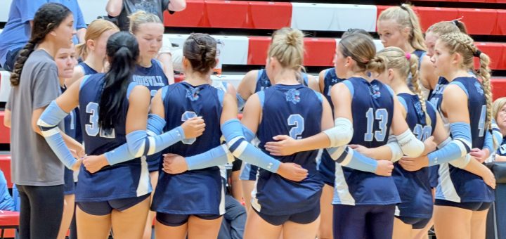 Louisville Leopards Volleyball Huddle with Coach Keana Avery at Norton 2026