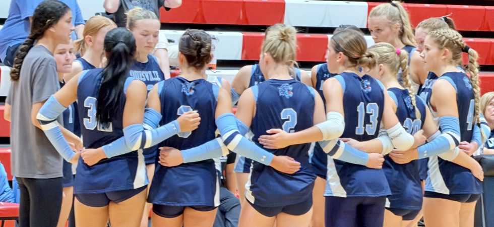 Louisville Leopards Volleyball Huddle with Coach Keana Avery at Norton 2026